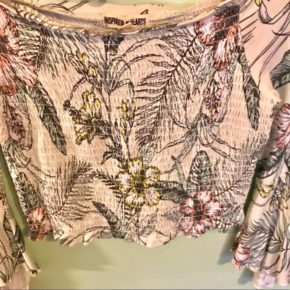 Boho bell sleeve crop top - Picture 3 of 5